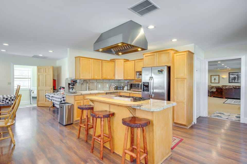 Kitchen | Keurig & Drip Coffee Makers | Blender | Toaster | Cooking Basics