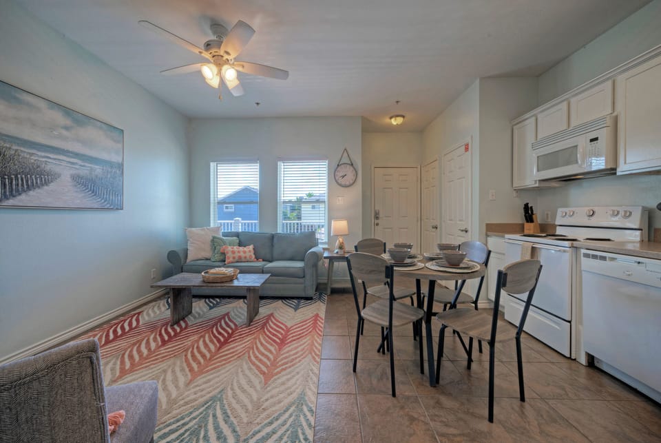 One-bedroom escape with an additional sleep sofa in the living room. (206)