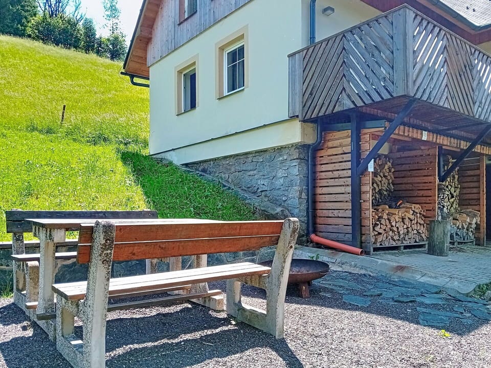 Wood, Cottage, Hardwood, Yard, Backyard, Plank, Landscaping, Fence, Wood Stain, Outdoor Furniture