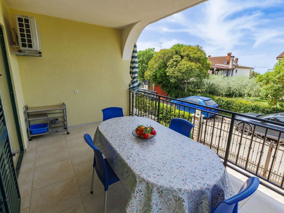 Balcony, Apartment, Shade, Condominium, Porch, Fence, Outdoor Furniture, Handrail, Houseplant