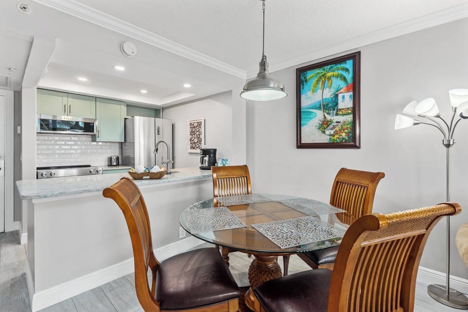 303 Dining room