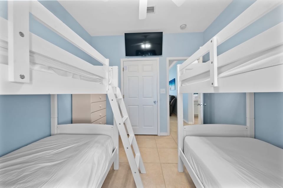 20 OBV Seahorse Bedroom 3