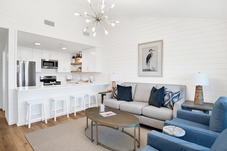Sailhouse East - Has 2 bedrooms, 1 bath and sleeps 5 guests