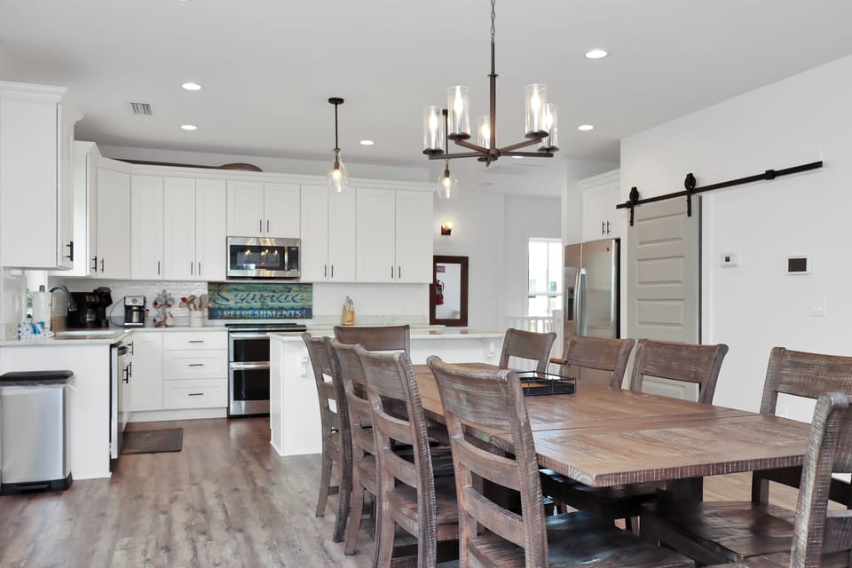 Dining Area and Kitchen (1)