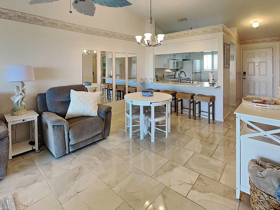 Dining Area - Seating for Eight with Breakfast Bar