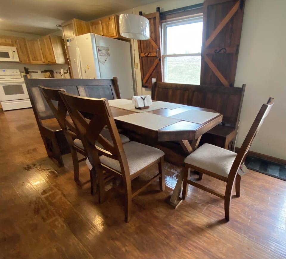 Indoor dining for eight