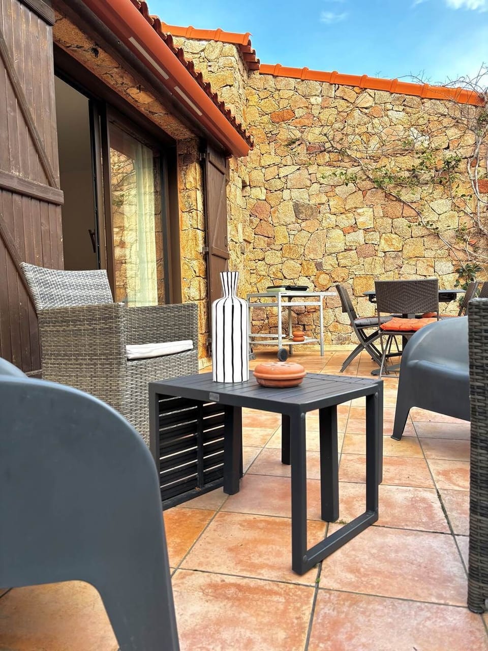 terrasse-maison-laurier-salon-jardin-corse