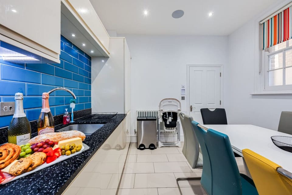 A fully equipped kitchen with everything you need to prepare a home cooked meal