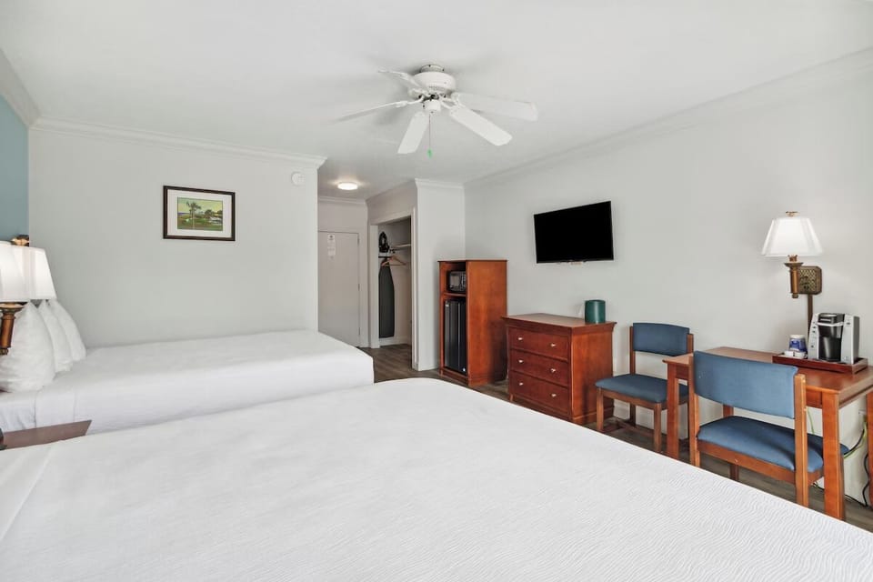 Unit with 1 King bed and 1 Double bed. Exact unit will be assigned upon arrival. Views, colors, and decor may vary.