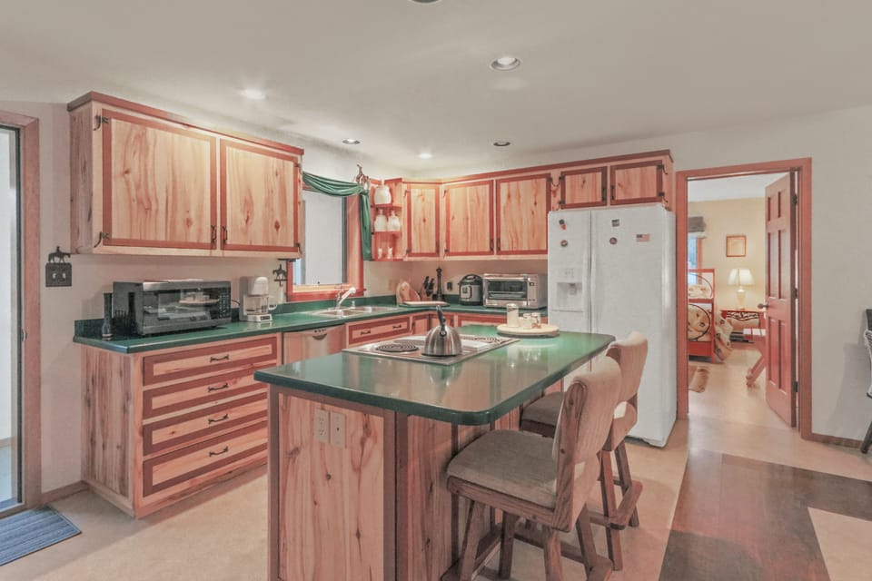 Fully stocked kitchen, ready for your next family dinner