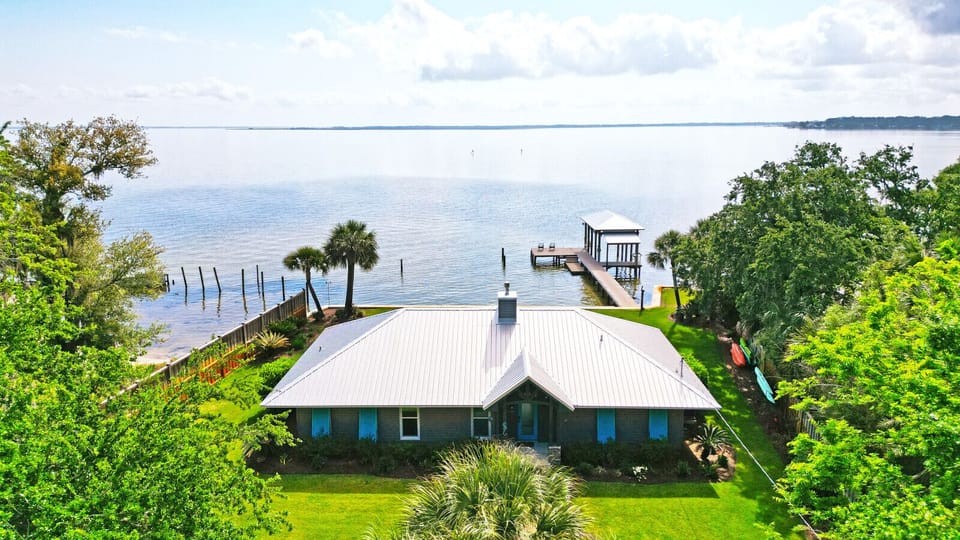 Bird`s eye view of house view of bay.
