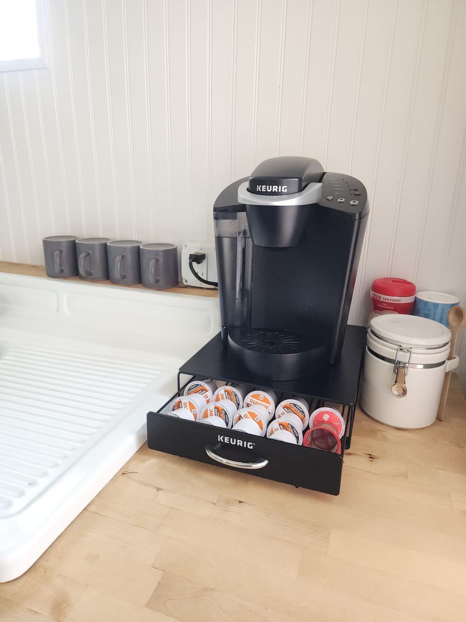 Keurig with coffee pods 