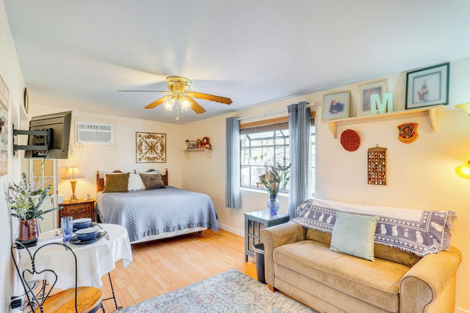 Tucson Vacation Rental | Studio | 1BA | 1 Step Required | 400 Sq Ft