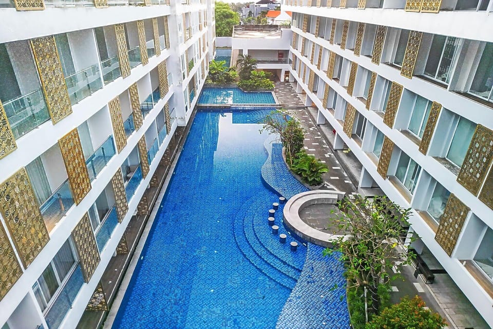 Holiday Home Swimming Pool