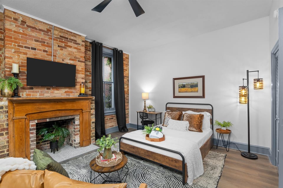 1st floor studio with private bathroom