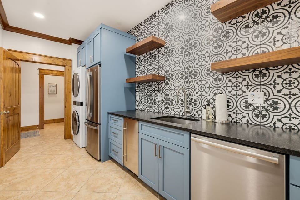 Laundry Room | Wet Bar | The Lodge
