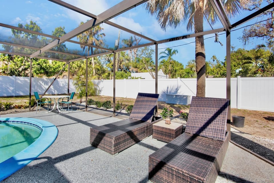 Poolside Loungers