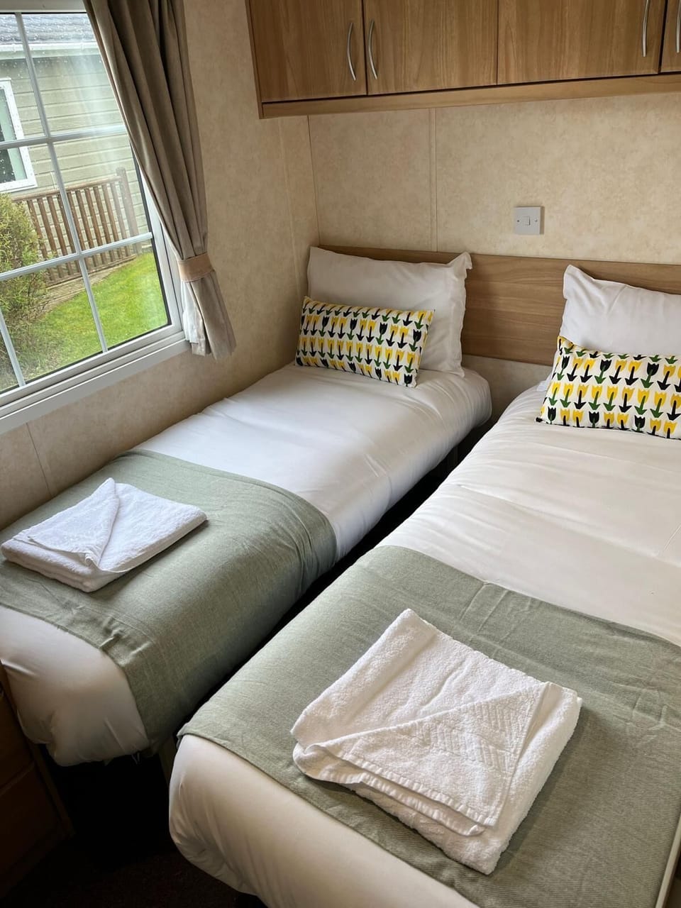 Twin bedroom