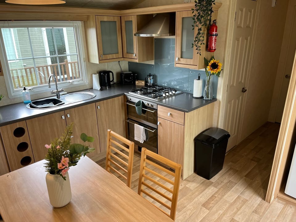 Kitchen/dining