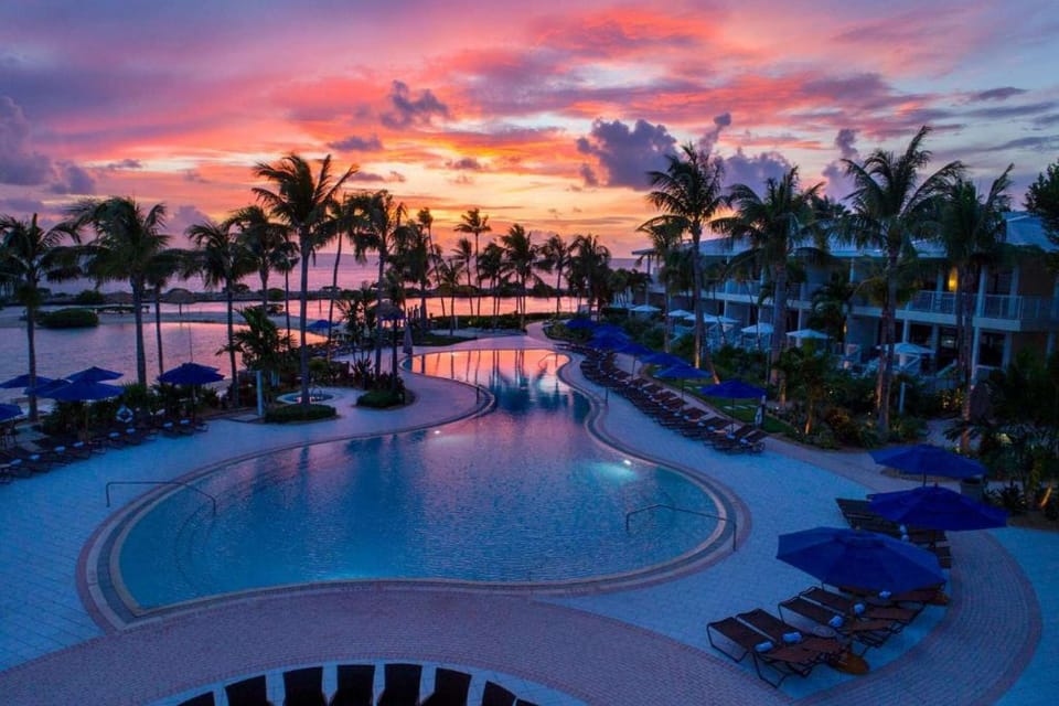 Hawks Cay Resort - Outdoor Pool.