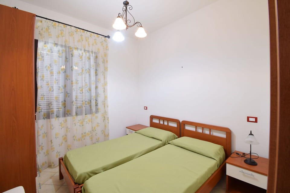 Autumn, Bedroom, Spring, Summer