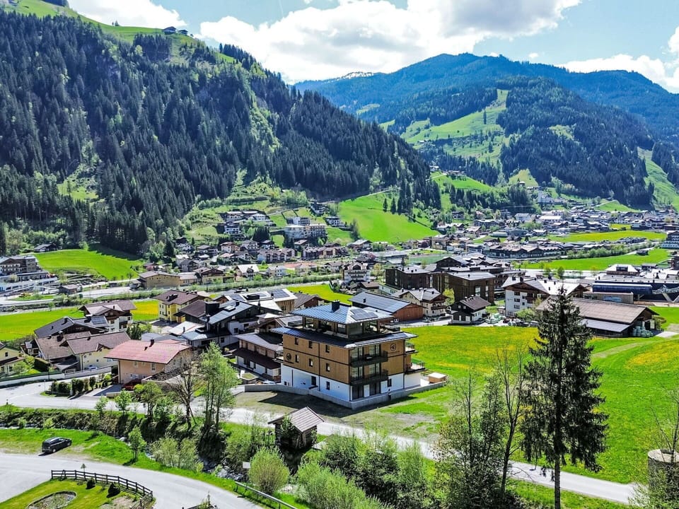 Mountainous Landforms, Hill, Hill Station, Mountain Range, Valley, Slope, Village, Mountain Village, Alps, Ridge