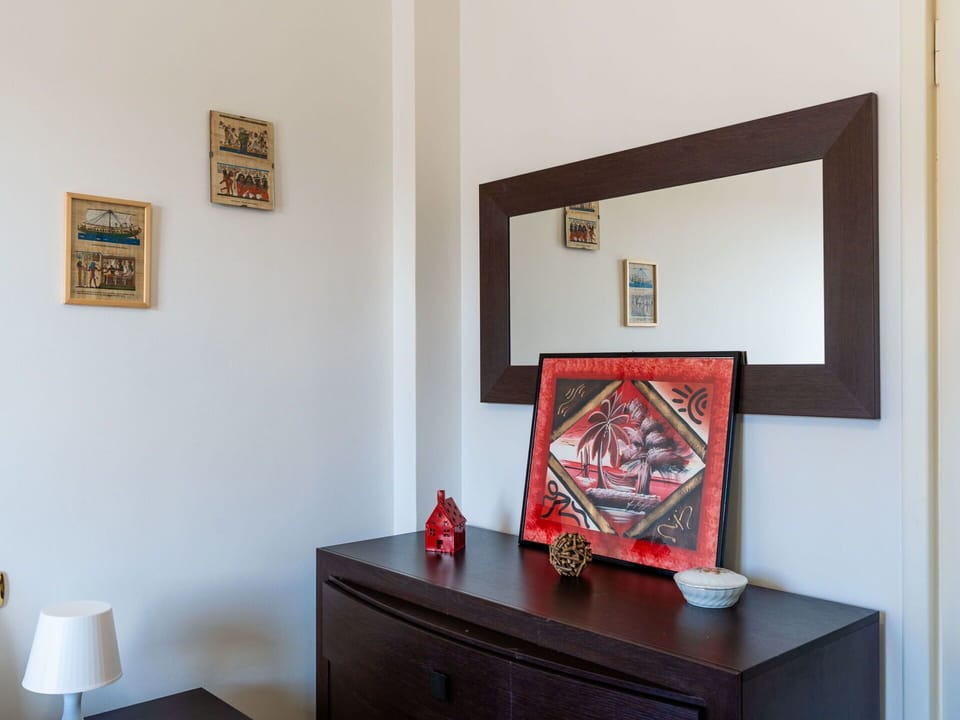 Wall, Furniture, Interior Design, Picture Frame, Room, Floor, Home, Paint, Mirror, Drawer
