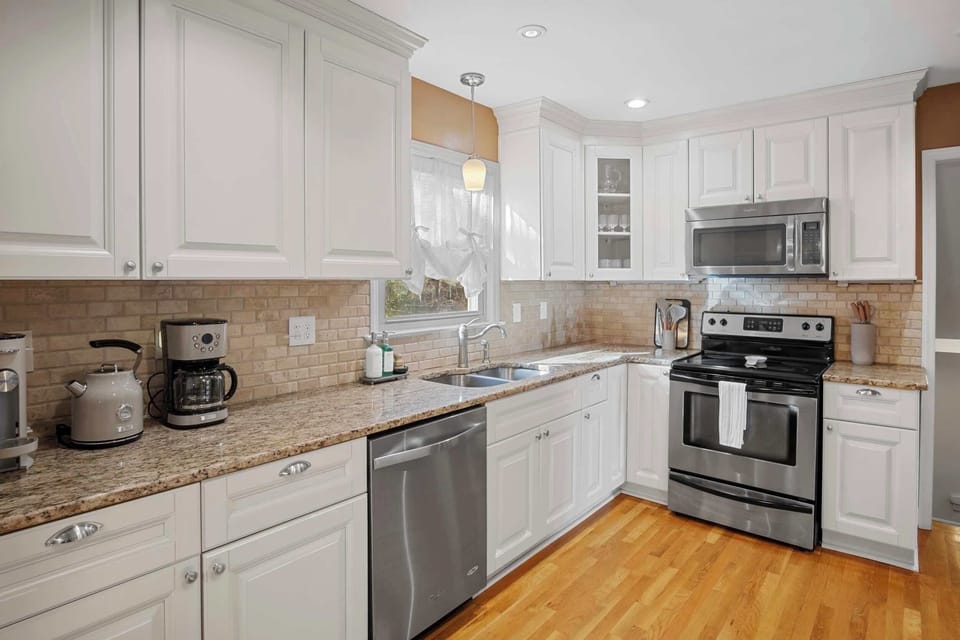 Cook in style with our kitchen’s modern appliances