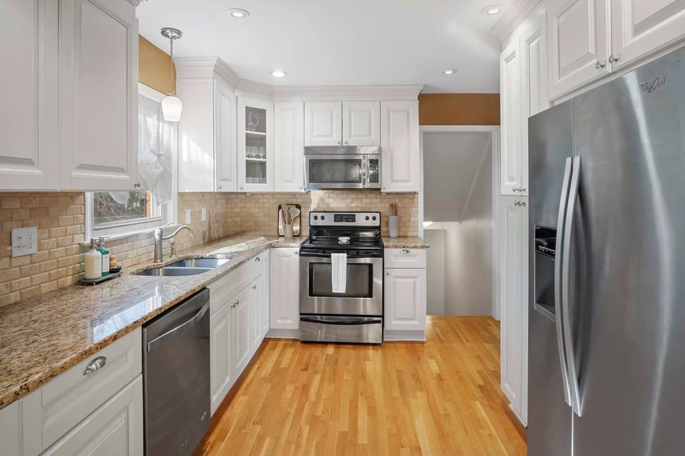 Cook in style with our kitchen’s modern appliances