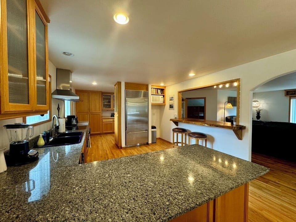 Kitchen bar seating