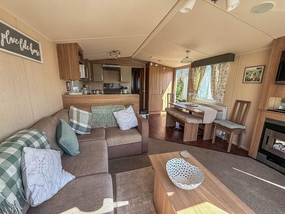 Comfortable seating and a warm atmosphere, you can unwind and bond with your loved ones in total comfort.