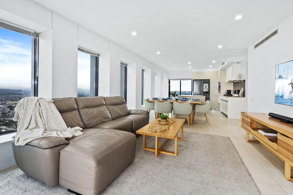 Cozy and spacious living area for the guests to relax