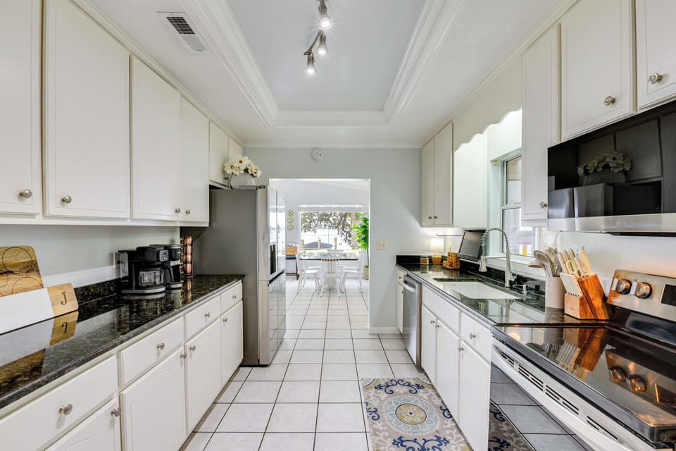 Kitchen | Stove/Oven