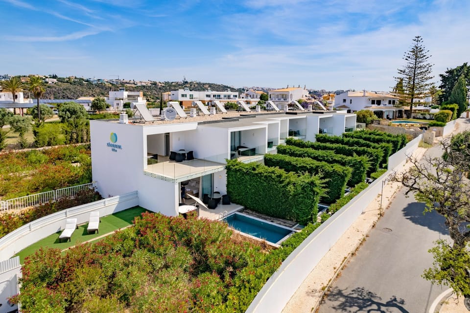 Upper%2Dfloor bedroom with sea%2Dview terrace