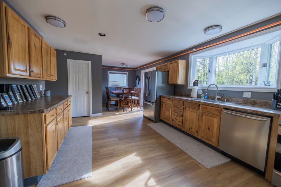 Oversized Fully Equipped Kitchen 