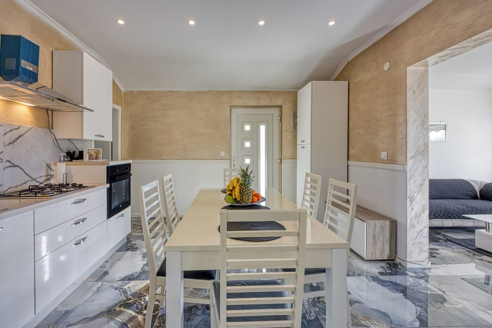 Kitchen and dining area