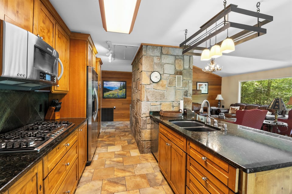 Main Level, Kitchen