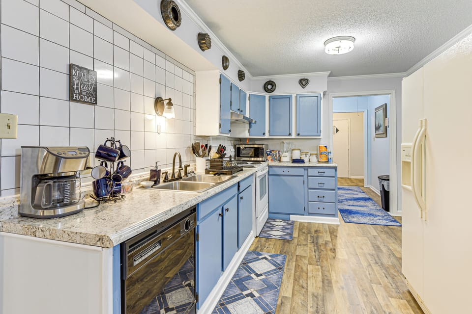 Kitchen | Drip Coffee Maker | Dishwasher | Blender | Cooking Basics