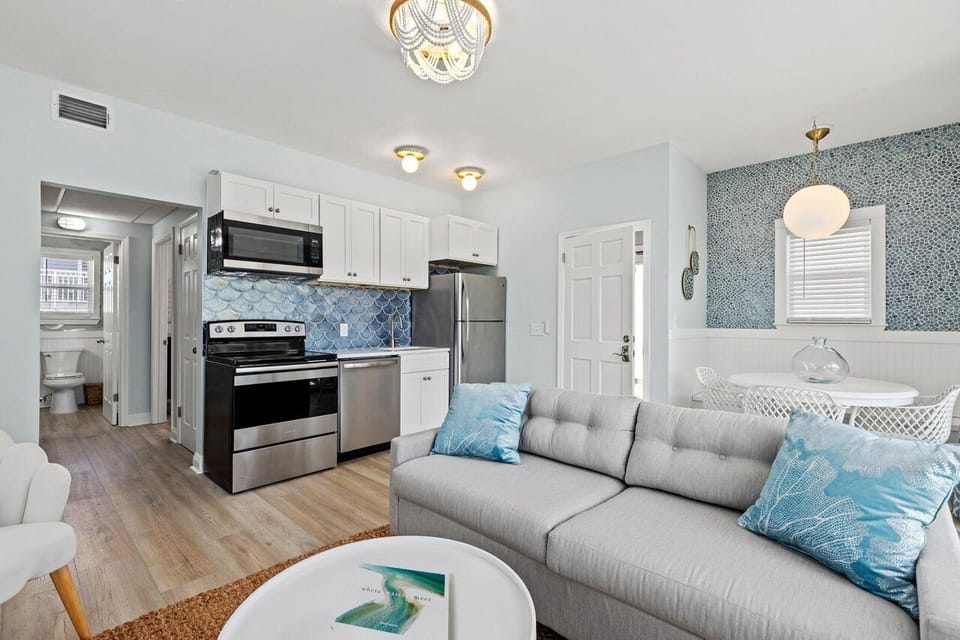 7B Downstairs Unit Living Area With Kitchen