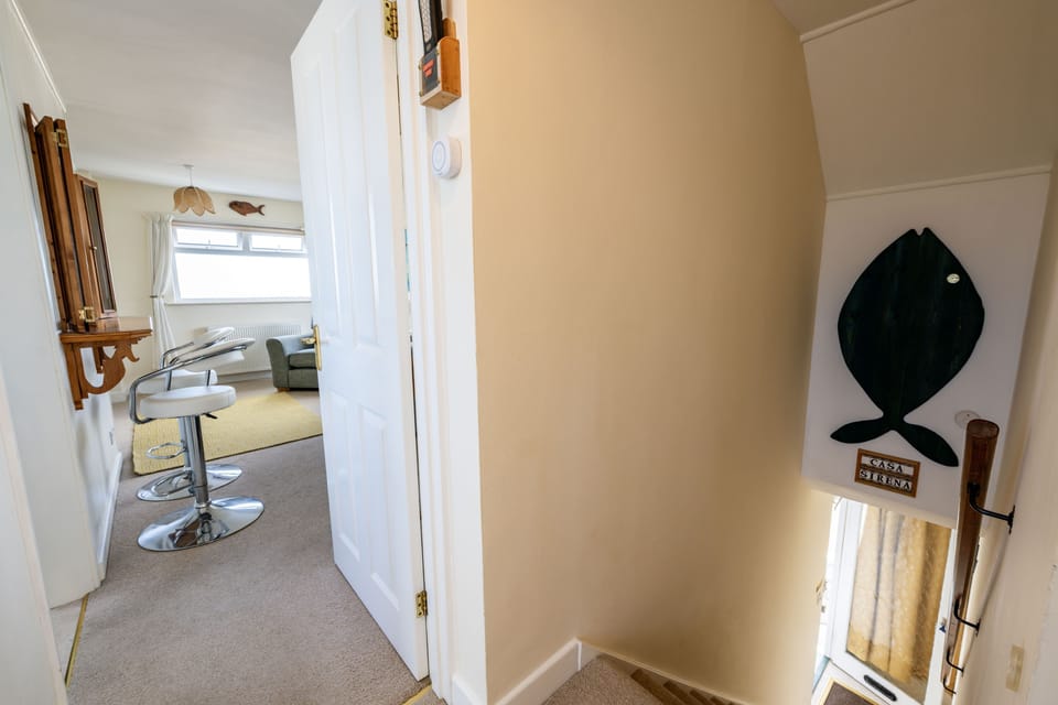 Casa Sirena Apartment, Newquay: The apartment is accessed via one flight of stairs