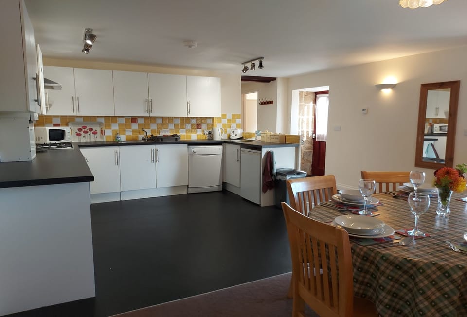 Tawny Owl, Newquay: Plenty of space to prepare delicious family meals