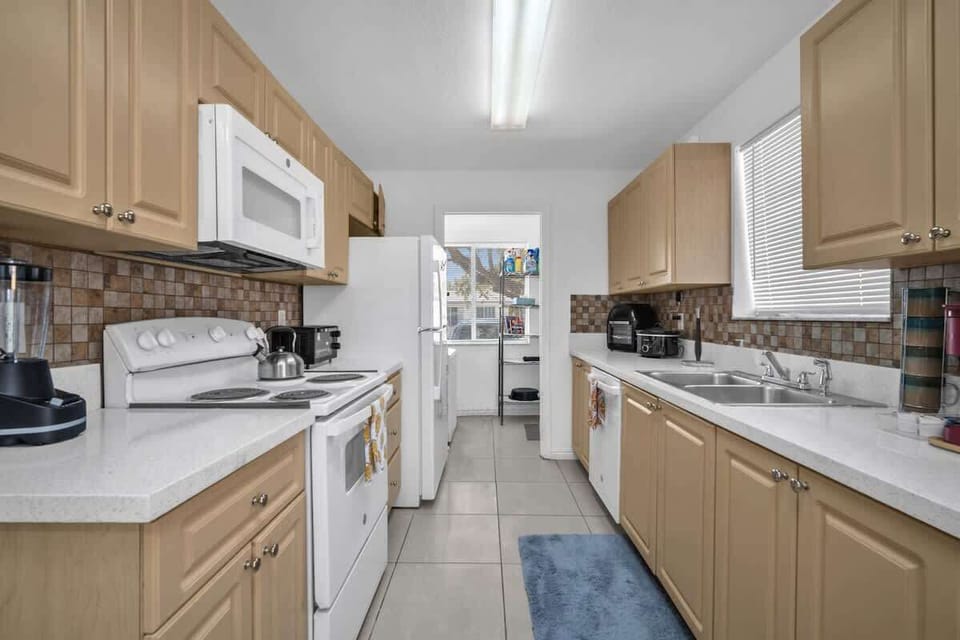 Cook with ease in the roomy, well-equipped kitchen, complete with all the essentials.

