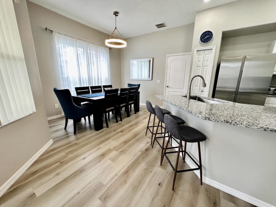 Elegant Open-Concept Dining