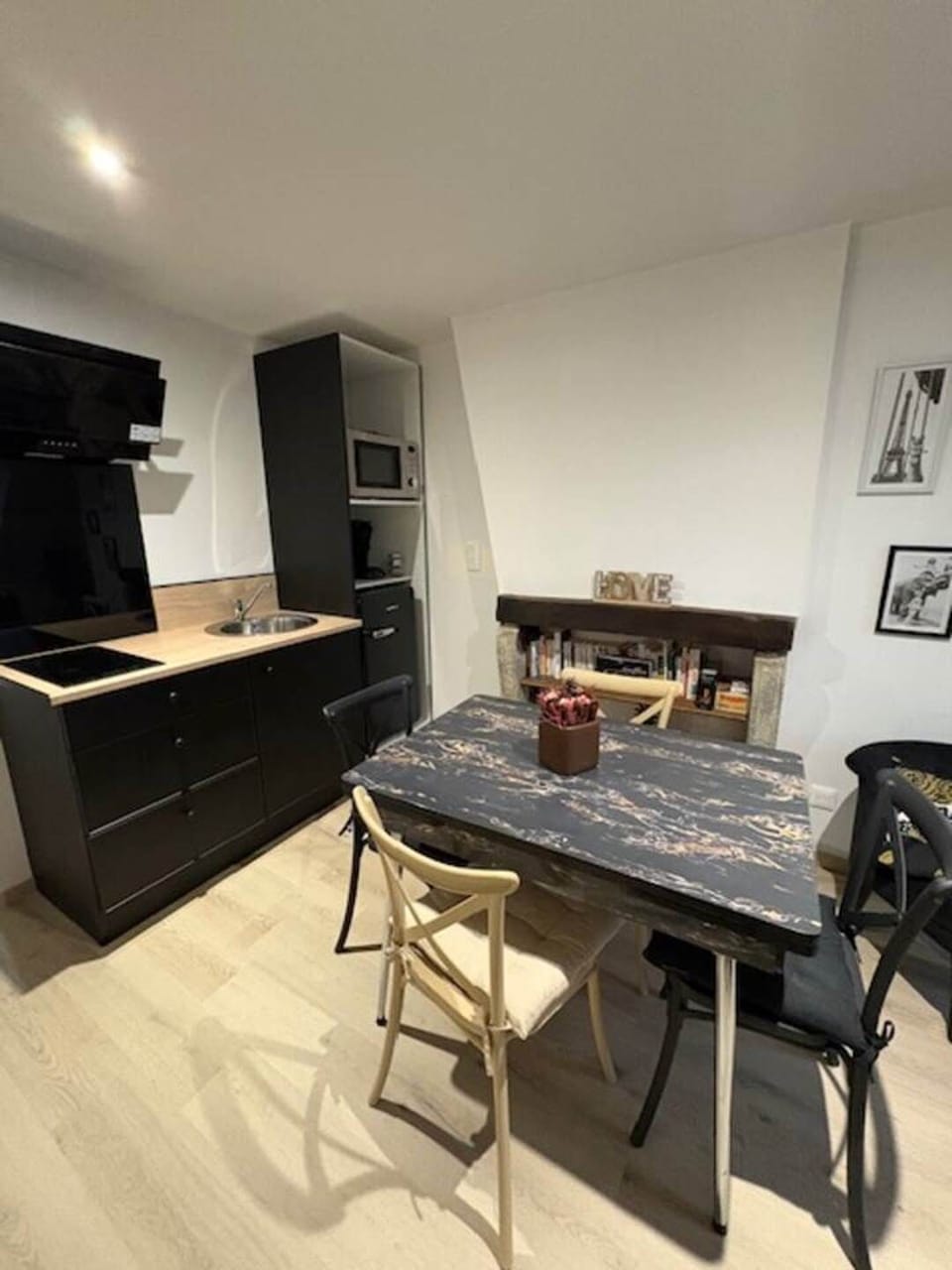 salon-spacieux-et-convivial