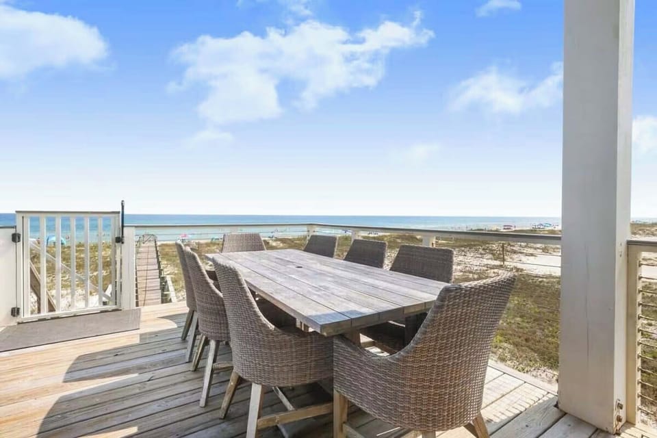 Dine al fresco on the patio