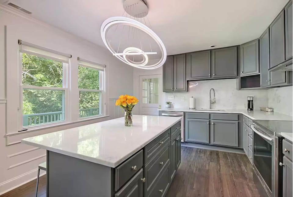 Fully functional kitchen
