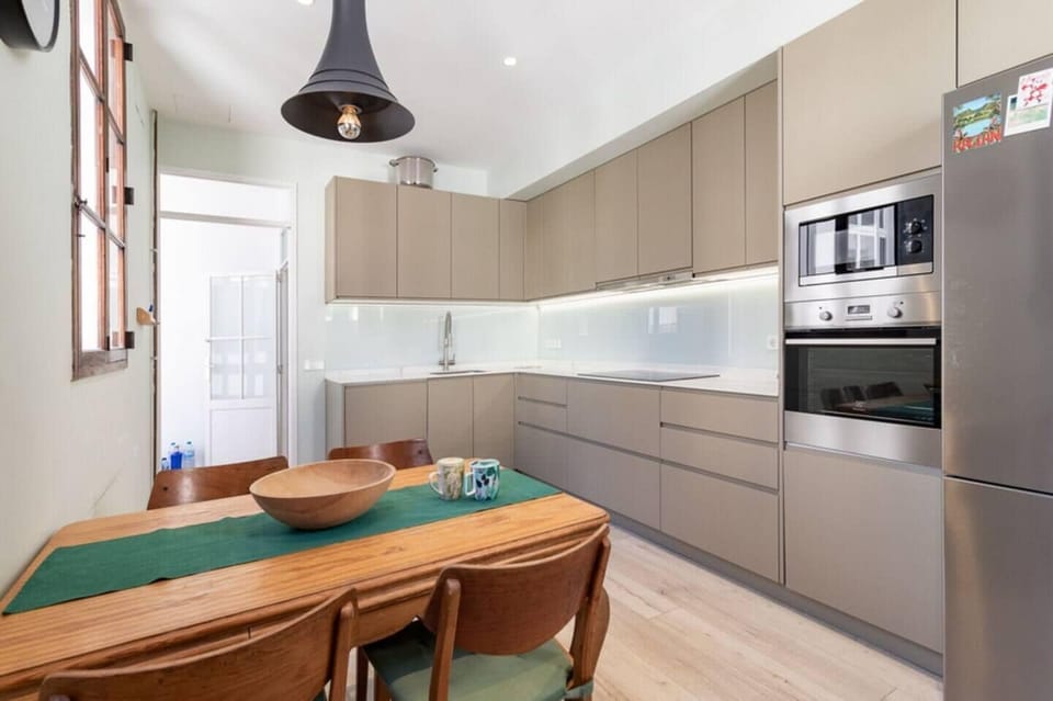 There is a sit in kitchen for informal dinning.