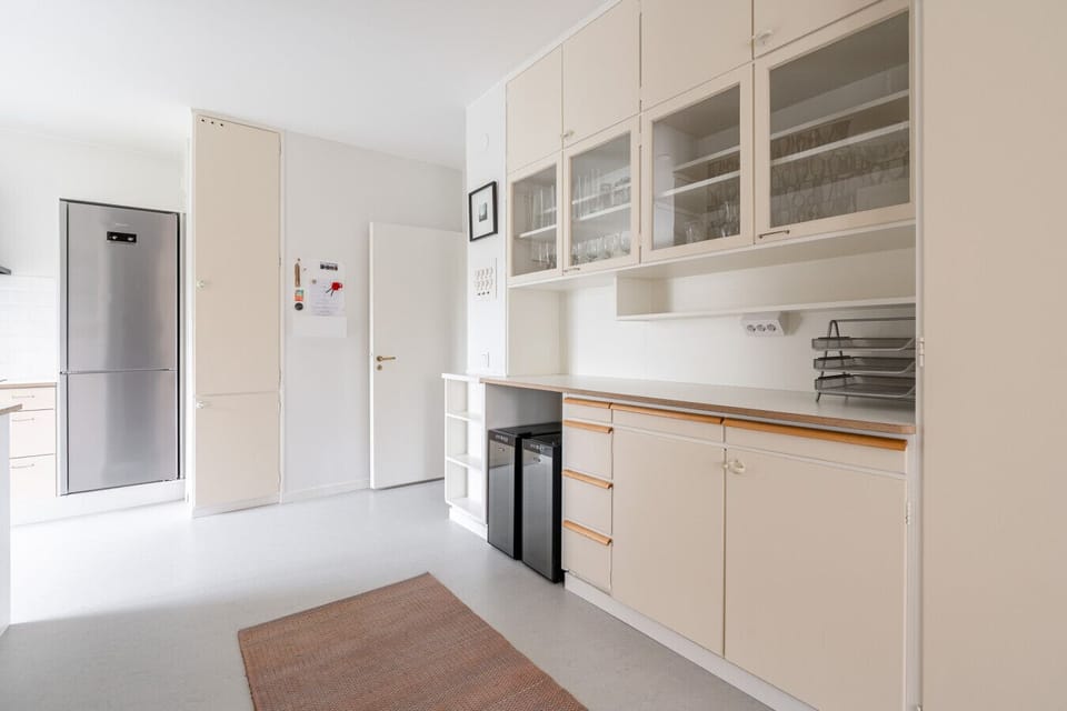 Find everything you need for a home-cooked meal, from a full-sized fridge and oven to a dedicated coffee station for your mornings.