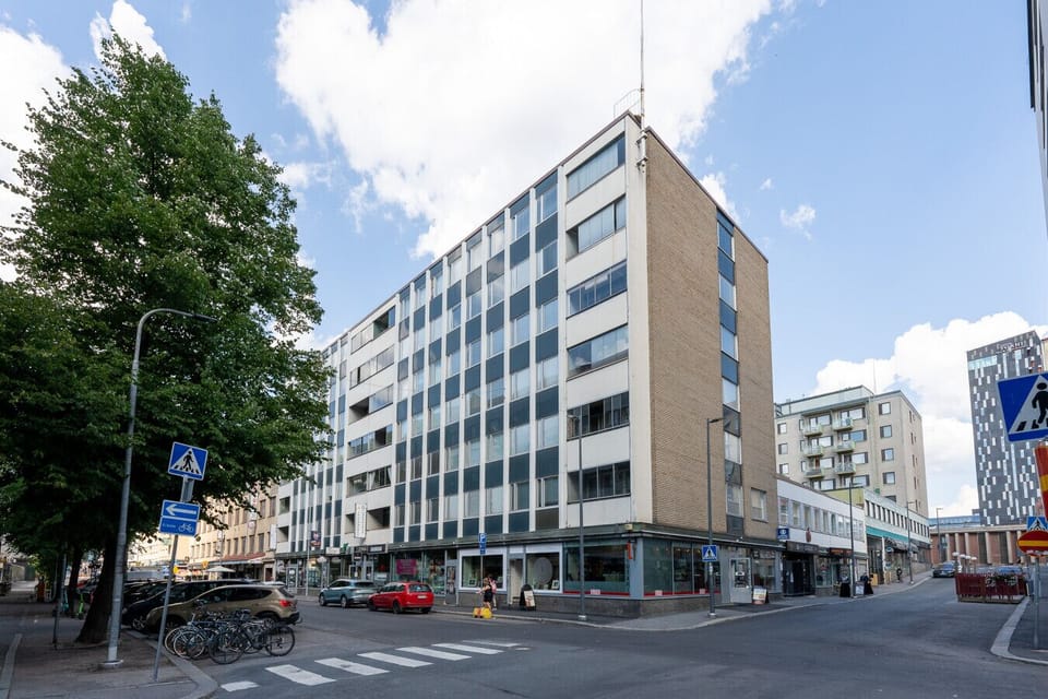 Located in the very heart of downtown Tampere, this apartment is surrounded by all the best the city has to offer.