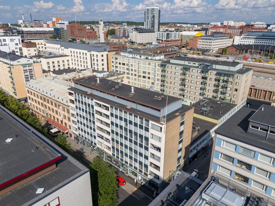 Located in the very heart of downtown Tampere, this apartment is surrounded by all the best the city has to offer.